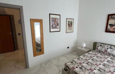 Little House - Photo 13