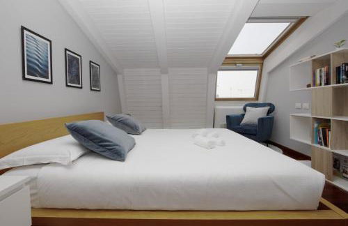 Penthouse with Patio & 2 Baths, 10 Min to Duomo - Foto 9