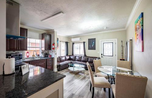 4BR HOME SLEEPS 13 DOWNTOWN/Pet Friendly/EVCharger - Foto 1