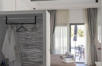 SKYROS BLUE SUITES - Photo 33
