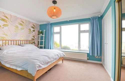 Princes Esplanade-Beachfront House with Balcony a stone throw from Gurnard Beach - Foto 4