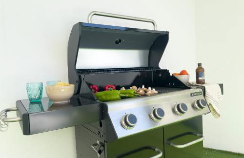 VillaHomes - Photo 26