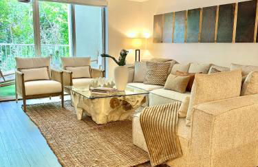 Villa Valbuena Palm Oasis In-Laws Quarters 4-Story Unit With Rooftop Retreat - Photo 7