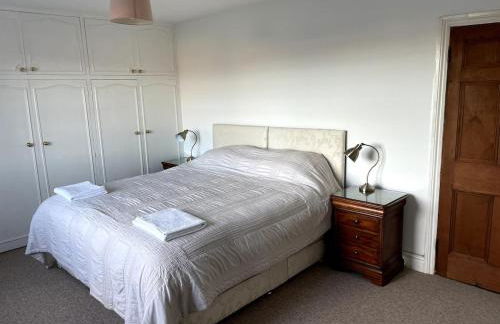 Quiet location close to centre - Photo 8