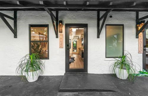 Hacienda Flamingo Unit 3 - Modern 1BR Hideaway with Double Queen Beds - Foto 2