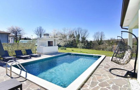 Comfortable holiday home with pool - Foto 1