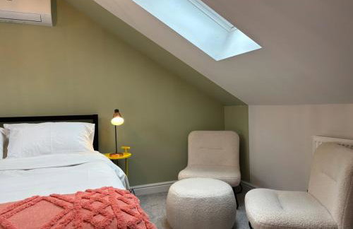 4BR - 3BA - Fast Wi-Fi - Free Parking - Garden - EV Point - Photo 7