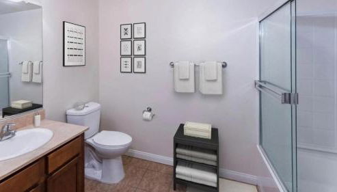 Holiday in LA - 1br with Free parking, Laundry, Pool - Foto 4, towels, Shower