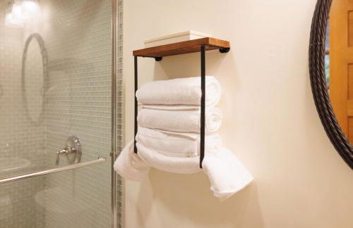 Sleeps 16-Hottub-Sauna-Pet Friendly-7 Min to Ski - Foto 53