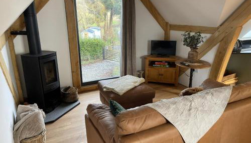 Upper Gelli Luxury Holiday Lodge, Converted Dairy & Cosy Shepherds Huts - Foto 2