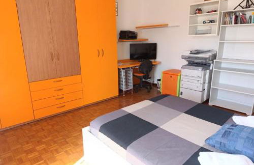 Three Rooms With Whirlpool Bath - Photo 18