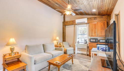 Tranquil Suite with Porch Less Than 2 Mi to Cedar Lakes! - Foto 5