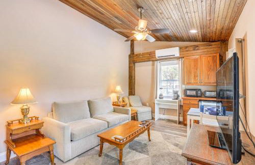 Tranquil Suite with Porch Less Than 2 Mi to Cedar Lakes! - Foto 5