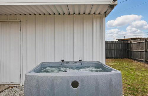 Modern 2BR Unit Hot Tub Outdoor Lounge - Foto 13