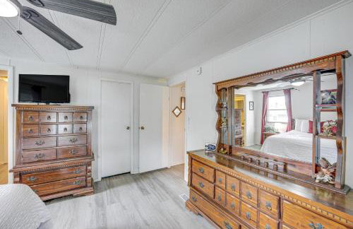 Lakefront Gun Barrel City Home with Dock and Deck - Foto 14