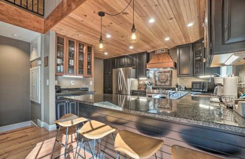 Riverfront Tallulah Falls Cabin with Hot Tub! - Foto 9