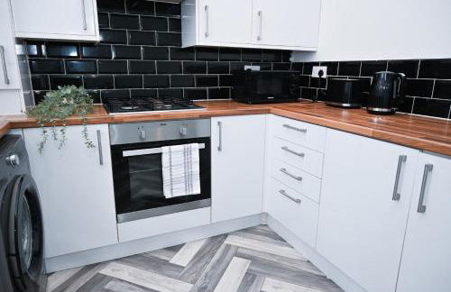 Contractor-Friendly 3Bed & Holiday Let - Walk to Metro - Free Driveway Parking, Sleeps 6 - Close to City Centre - Foto 14