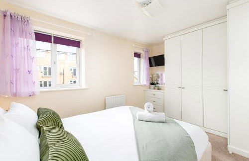 New Modern and Quiet 2Bed House by FabAccommodation - Foto 5