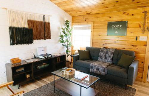 "Cozy Dumplin" - Warm & Modern Stay in RRG/Auxier - Foto 10