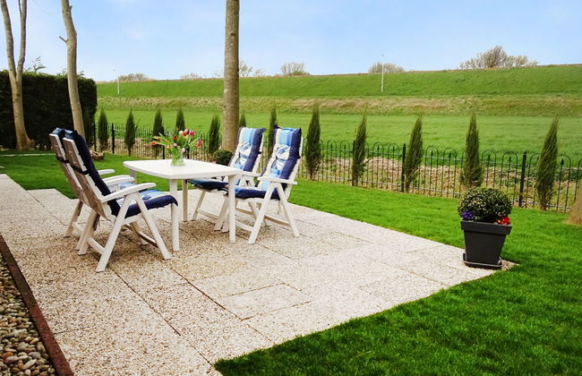 2 bedroom House in Brouwershaven with garden and terrace - Photo 2