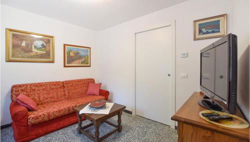 2 Bedroom Amazing Home In Massarosa - Foto 3