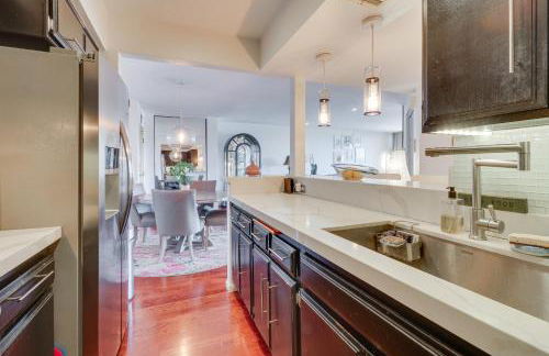 Granada Hills Condo with Community Pool and Workspace - Foto 7