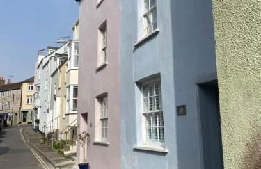 Little Monmouth 4 bedroom cottage, Old town Lyme Regis, dog friendly and parking - Photo 5