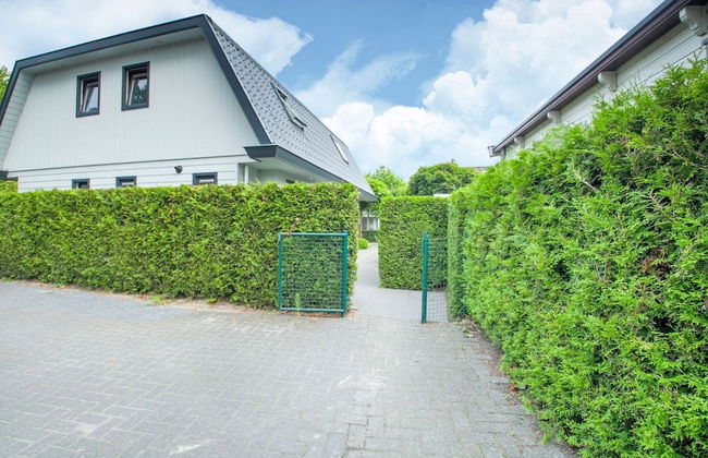 Wonderful Holiday Home nearby Efteling with Private Heated Pool & Hot Tub - Foto 2