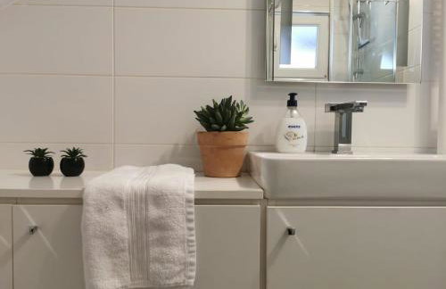 Kay Apartment Self Check-in - Photo 9