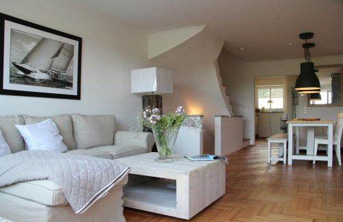 Hygge House - mit Garten, Dachterrasse und Weitblick - Foto 1