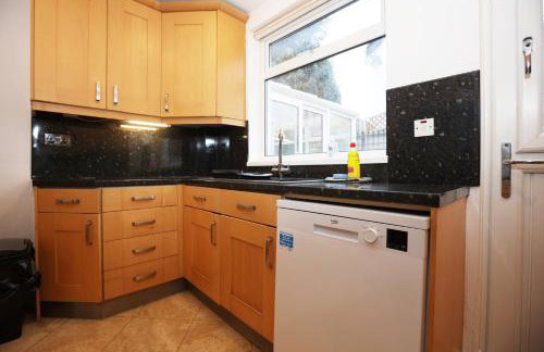 Hollybush Place By N And N Stays Ltd, Perfect for Contractors and Workers, Large Private Driveway for Work vans And Vehicles, Great Location and Fast Wifi - Foto 26