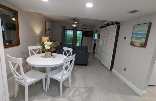 NEW condo! Just 15 min to Ft Myers and Sanibel beach! Great Location!! - Foto 9