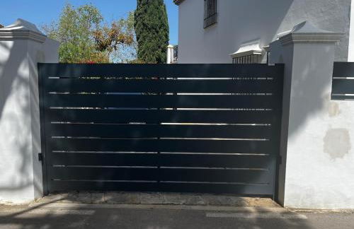 Nice villa with a garden - Photo 16