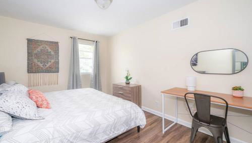 *Cool Crib * King Bed * Long Term Stays * Duke* - Foto 4