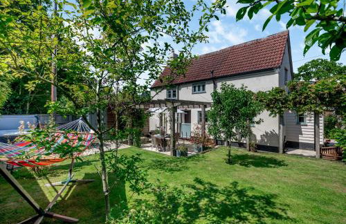 Hope Cottage - Photo 1