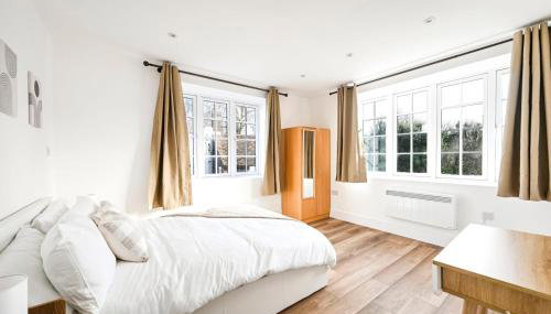 Steps from Hampton Court – Stylish London Retreat - Foto 2