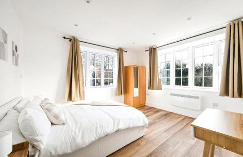 Steps from Hampton Court – Stylish London Retreat - Foto 2