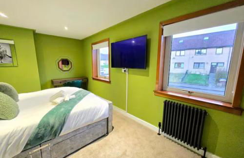 Super luxury 2 bedroom, full house sleep 5 with garden & parking close to airport - Foto 65