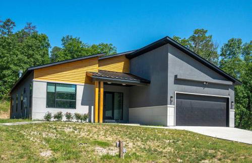 Modern Retreat 10 min-Oaklawn BBQ grill Pavillion Kids playground - Foto 30