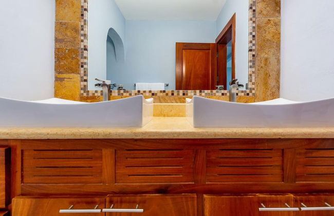 2-Bedroom Ocean-View Condo with Pool - Foto 19