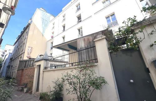 Montmartre vue sur les toits de Paris et la Tour Eiffel - Foto 4