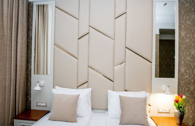 Agora Boutique - Photo 23