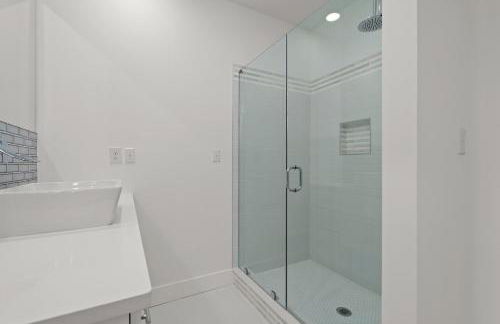 Brand NEW Expansive Coastal Home w/ Custom Furnishings Sleeps 15 - Photo 72