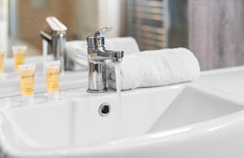 Stylish Apartment - City Centre - Balcony - Parking - Smart TV - Fast Wi-Fi 606D - Foto 4