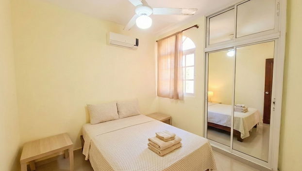 Costambar Ocean Breeze - Beachfront Apartment With Pool - Foto 2, Habitación