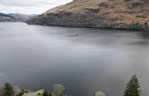 WATERSIDE 3 BED COTTAGE, HOT TUB, SAUNA, PVT BEACH - Foto 16