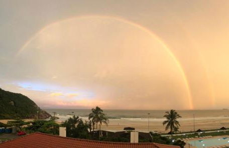 Duplex pé na areia Praia Brava - Foto 44