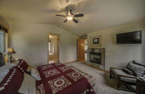 Bear Discovery Custom Tamarack Estate Home by Casago McCall - Donerightmanagement - Foto 24