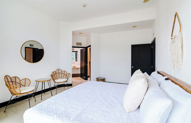 mVillas - Luxury 2Bed 2Bath Condo w Pool - Foto 7