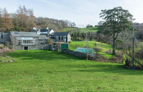 PLAS IWRWG GRANARY - Stunning Barn Conversion based in North Wales - Photo 38